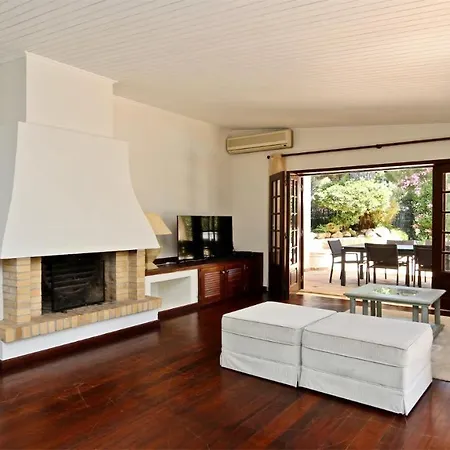 Lynx- Cleverdetails, Sleeps 8, Quiet Area, Walking Distance From The Marina, Restaurants And Supermarkets ヴィラモウラ