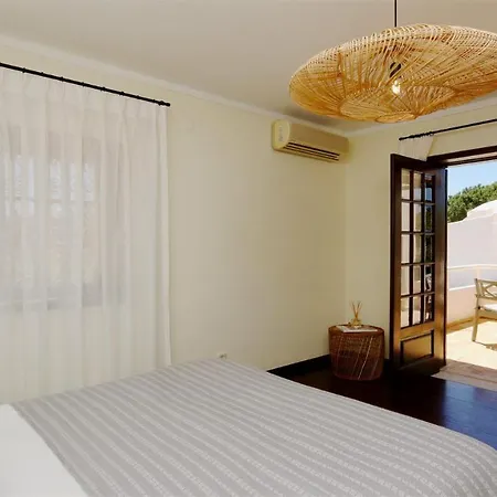 別荘 Lynx- Cleverdetails, Sleeps 8, Quiet Area, Walking Distance From The Marina, Restaurants And Supermarkets *