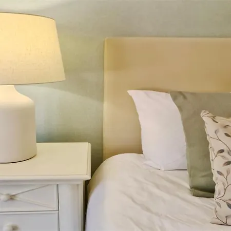 Lynx- Cleverdetails, Sleeps 8, Quiet Area, Walking Distance From The Marina, Restaurants And Supermarkets * ヴィラモウラ