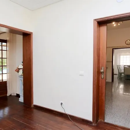 別荘 Lynx- Cleverdetails, Sleeps 8, Quiet Area, Walking Distance From The Marina, Restaurants And Supermarkets *