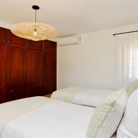 Lynx- Cleverdetails, Sleeps 8, Quiet Area, Walking Distance From The Marina, Restaurants And Supermarkets Ferienhaus *